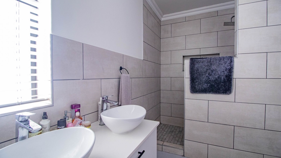 3 Bedroom Property for Sale in Britannia Beach Estate Western Cape